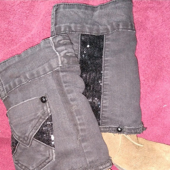 🌻Country girl Black Denim Hugs - Picture 5 of 6